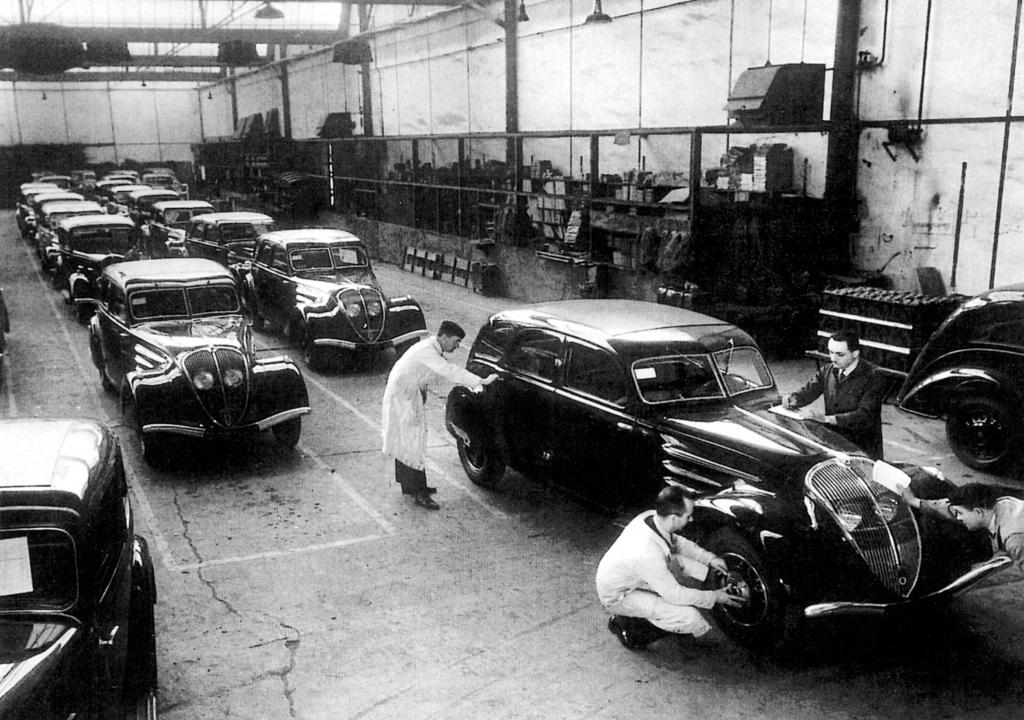 Peugeot 402 Fertigung.