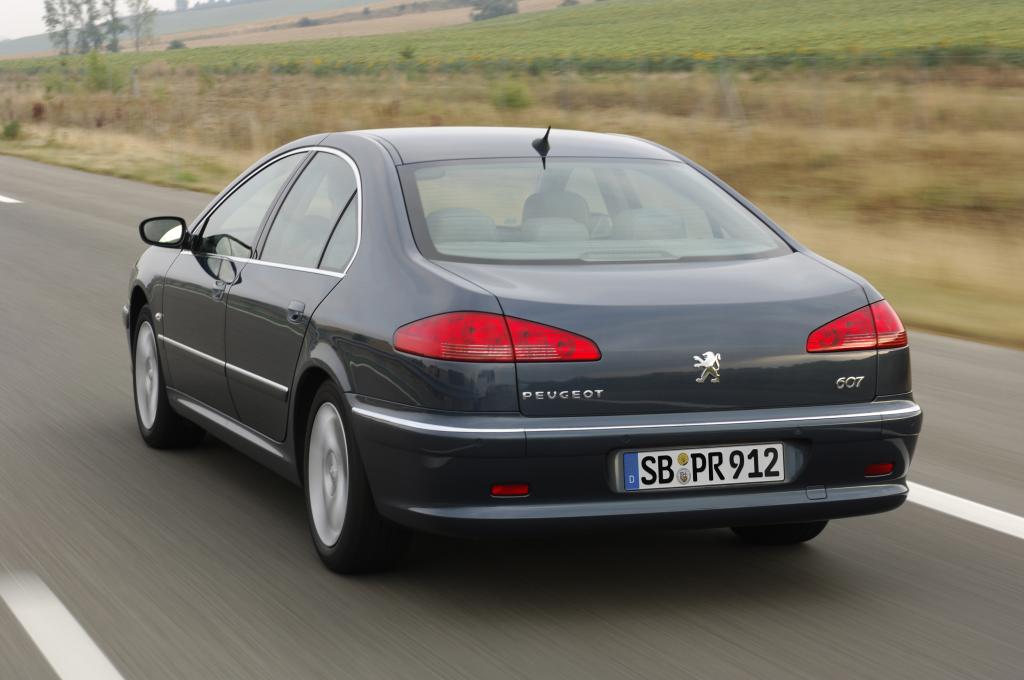 Peugeot 607.
