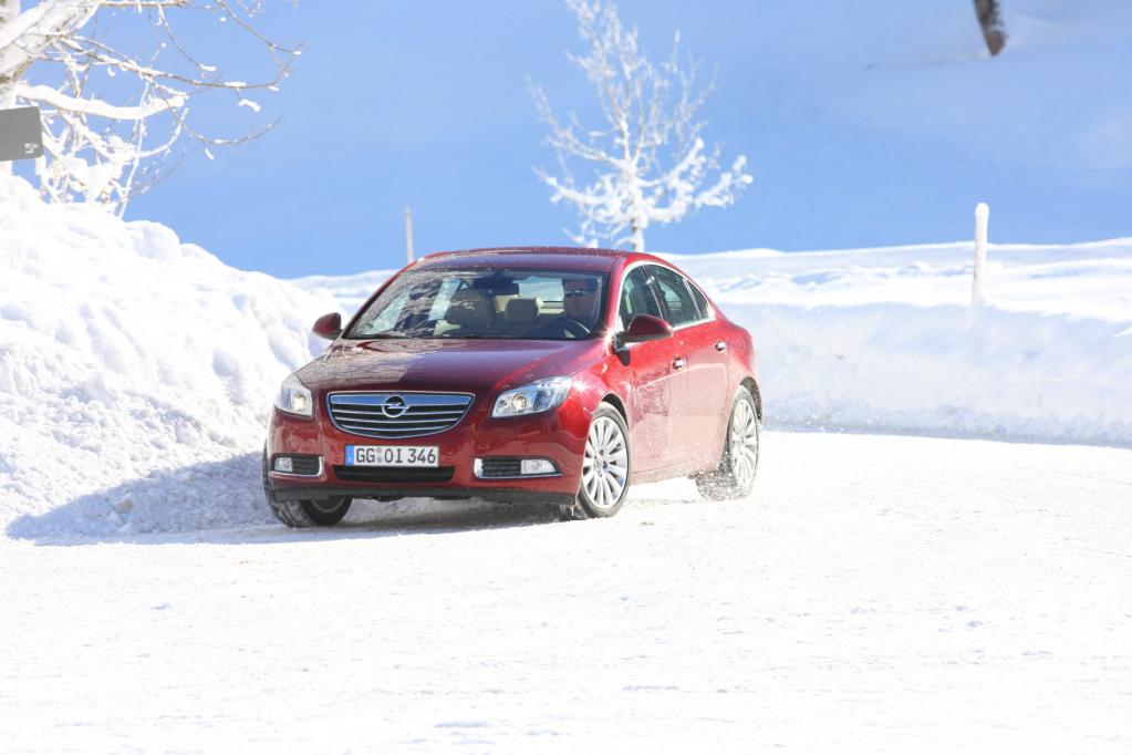 Ratgeber: Fahren bei Schnee und Eis 