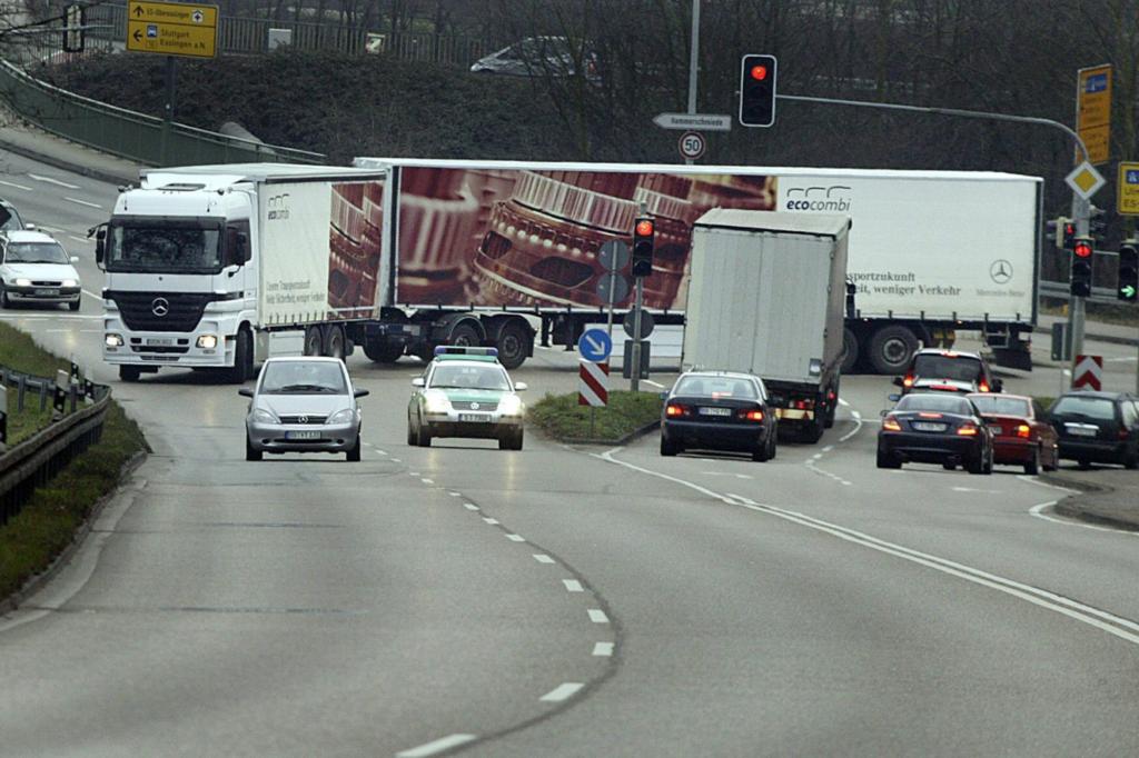 Riesen-Lkw - Truck-Monster oder Verkehrs-Retter?