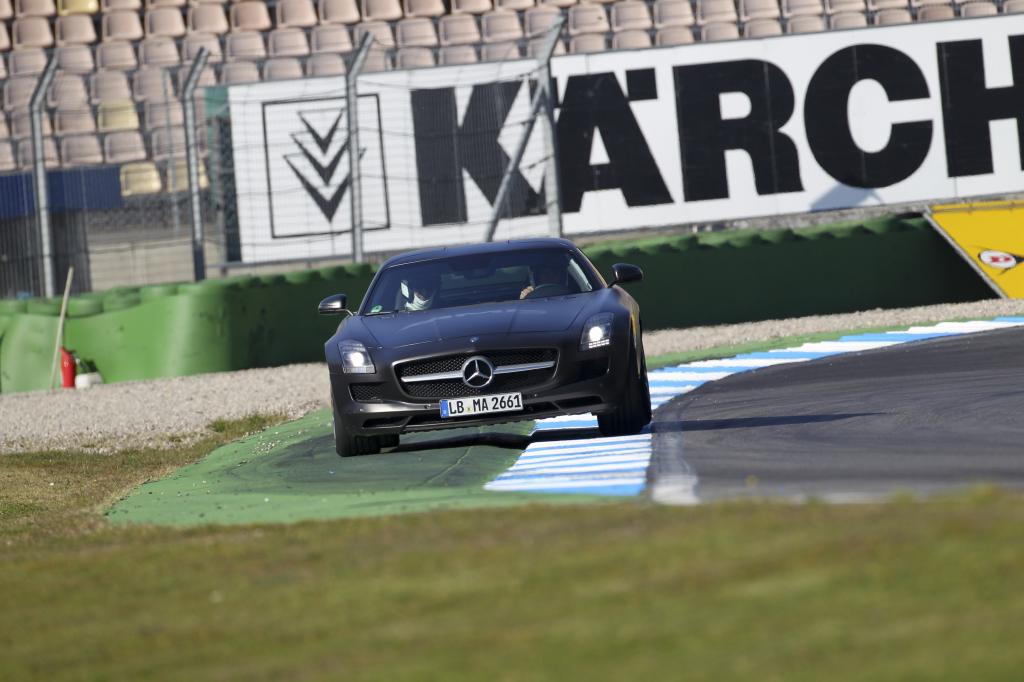 SLS meets GT5