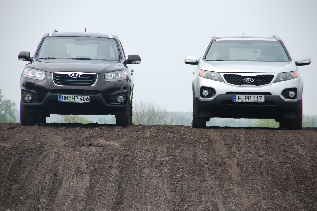 SUV-Duell Hyundai Santa Fe 2.2 CRDi 4WD vs. Kia Sorento 2.2 CRDi AWD: Koreanische Bruderschaft fürs Grobe