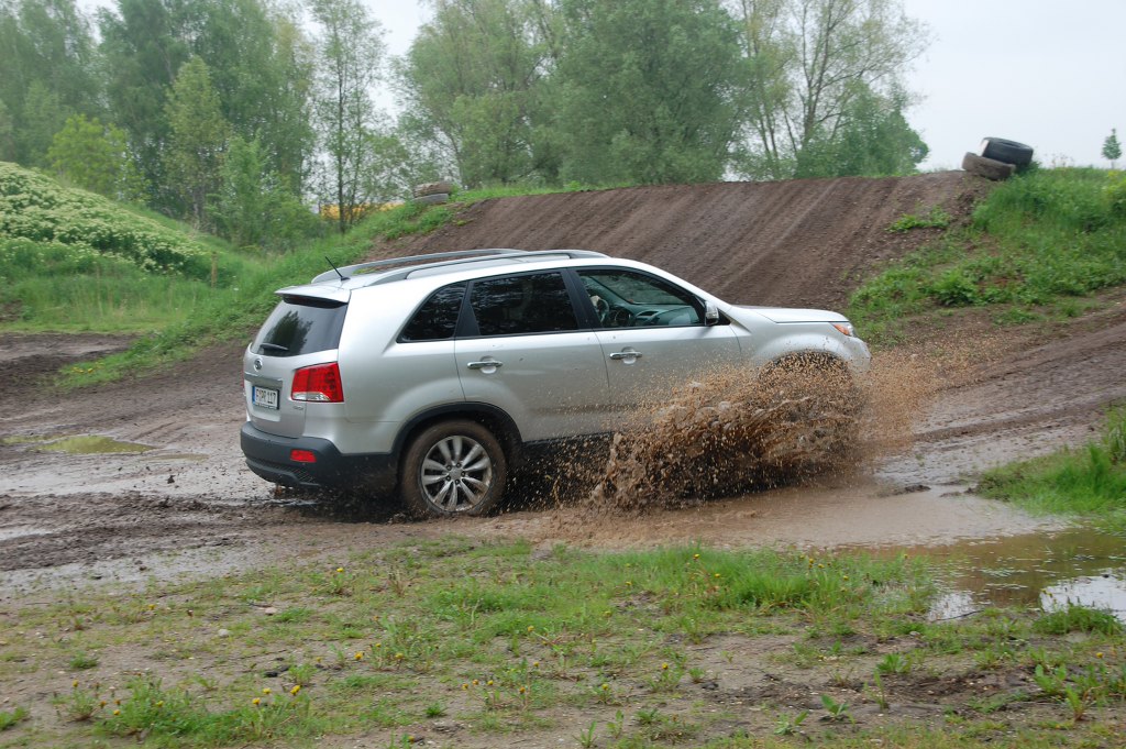 SUV-Duell Hyundai Santa Fe 2.2 CRDi 4WD vs. Kia Sorento 2.2 CRDi AWD: Koreanische Bruderschaft fürs Grobe