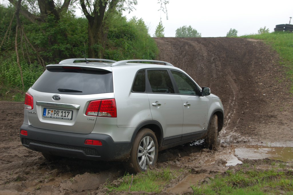 SUV-Duell Hyundai Santa Fe 2.2 CRDi 4WD vs. Kia Sorento 2.2 CRDi AWD: Koreanische Bruderschaft fürs Grobe