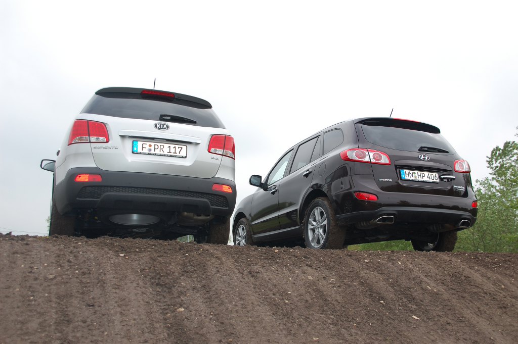 SUV-Duell Hyundai Santa Fe 2.2 CRDi 4WD vs. Kia Sorento 2.2 CRDi AWD: Koreanische Bruderschaft fürs Grobe