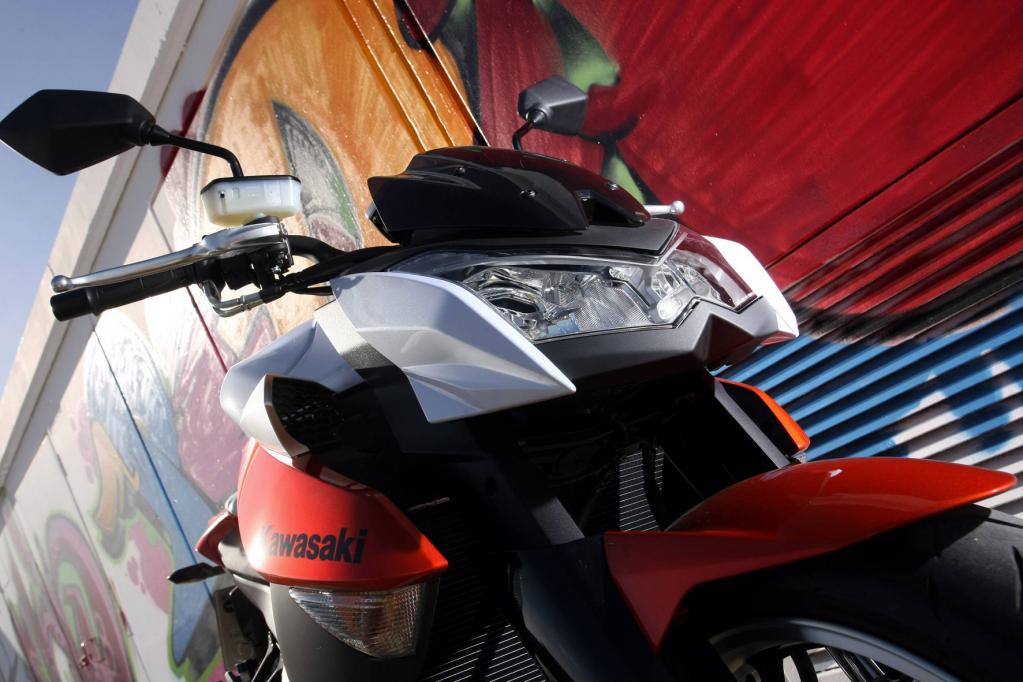 Schön und aggressiv ist der Auftritt der Kawa Z 1000. 