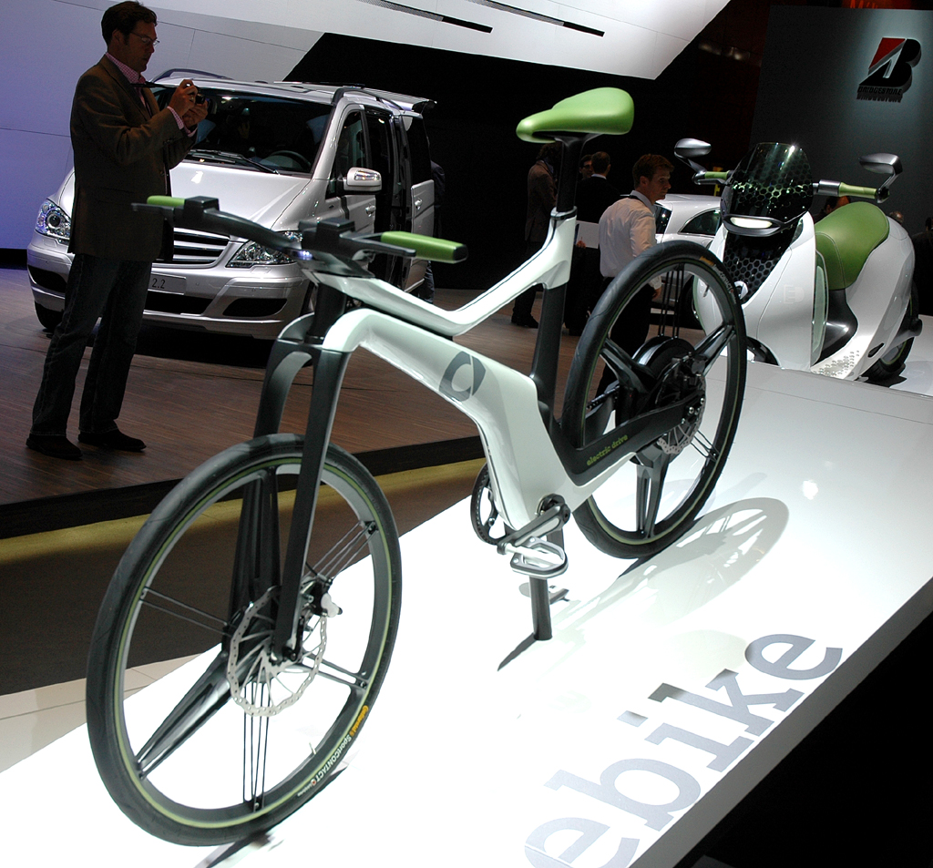 Sie sieht Smarts Hightech-E-Bike-Studie mit vierstufigem Elektro-Boost aus. 