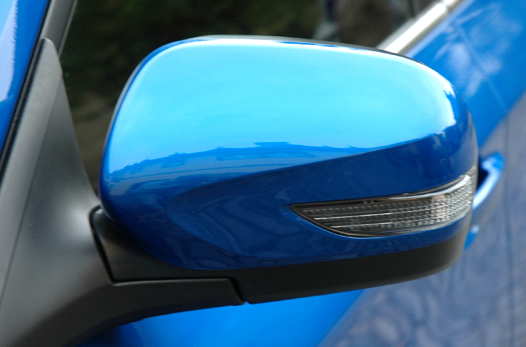 Subaru WRX STi: In die Außenspiegel sind Blinkerleisten integriert. 