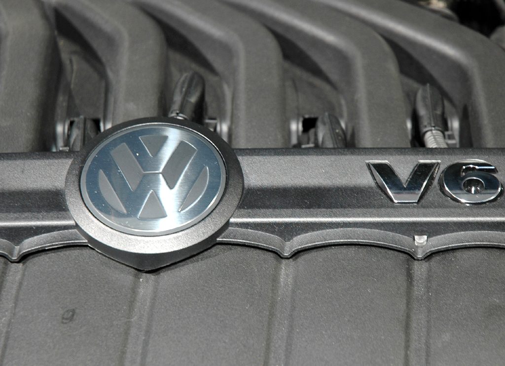 VW Jetta: Blick unter die Motorhaube des Sechszylinder-Präsentationsfahrzeugs. 