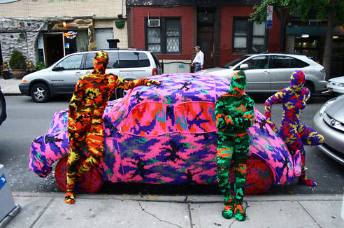 Vor der Galerie in Brooklyn, Foto: Ebay