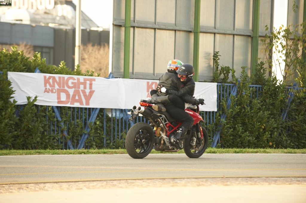 „Knight And Day“: Tom Cruise und Camron Diaz in geheimer Mission – Blu-ray/DVD ab 26. November im Handel