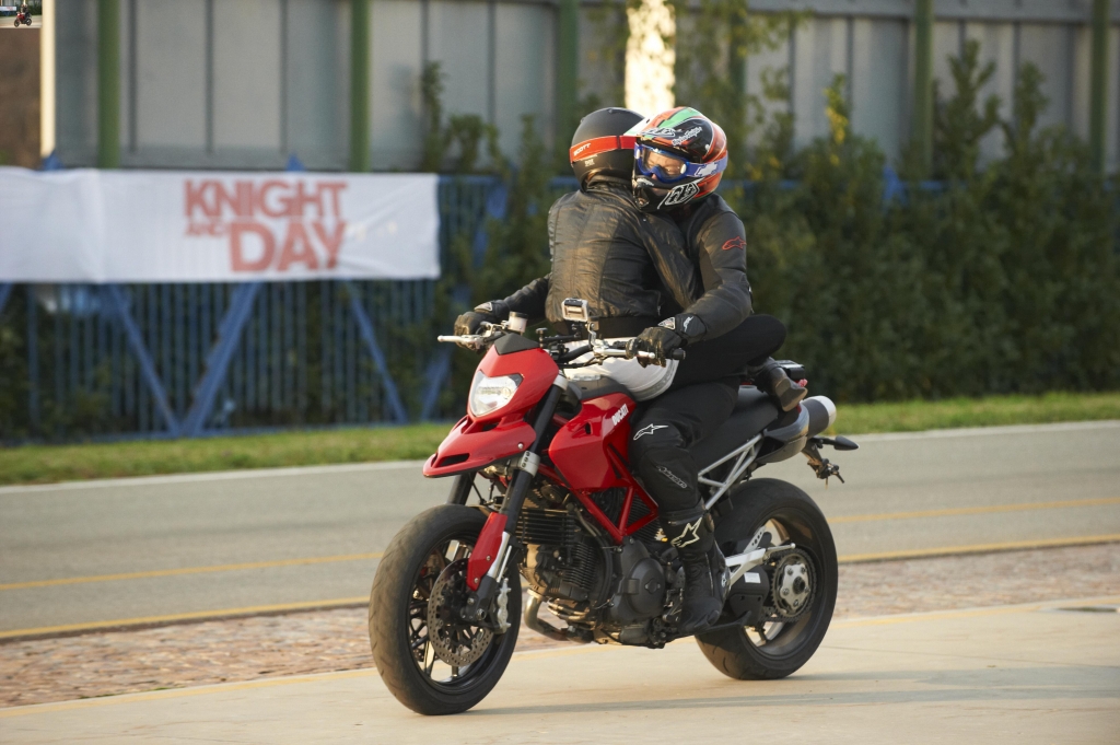 „Knight And Day“: Tom Cruise und Camron Diaz in geheimer Mission – Blu-ray/DVD ab 26. November im Handel