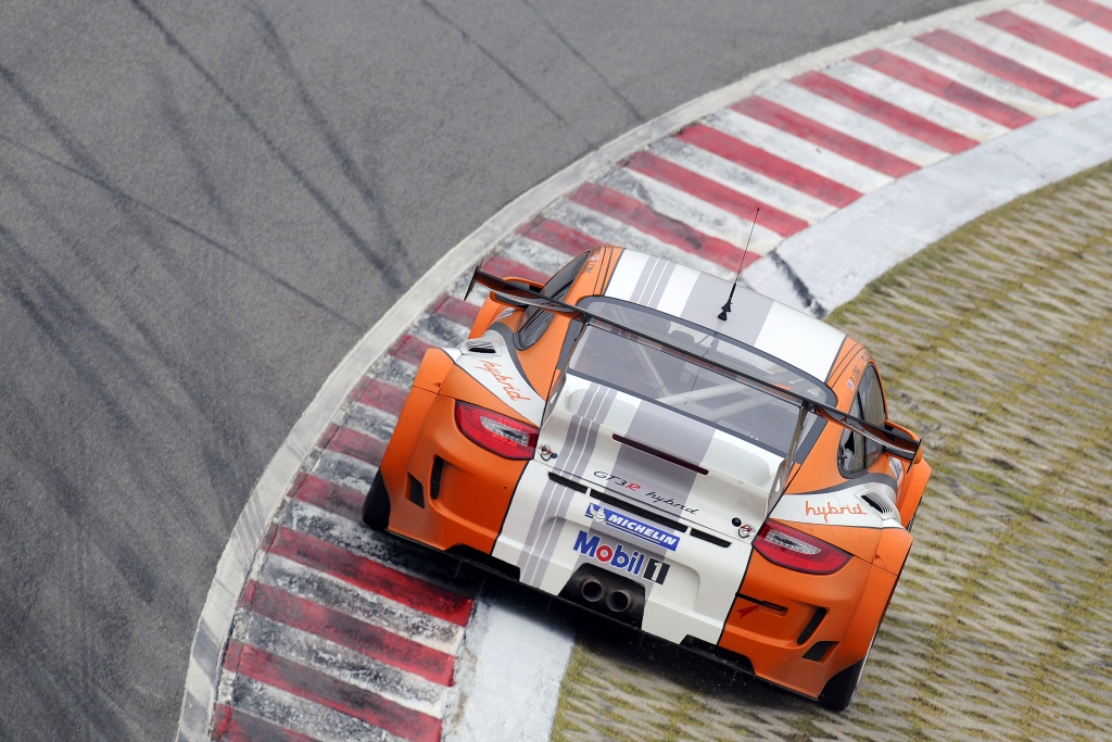  Porsche 911 GT3 R Hybrid