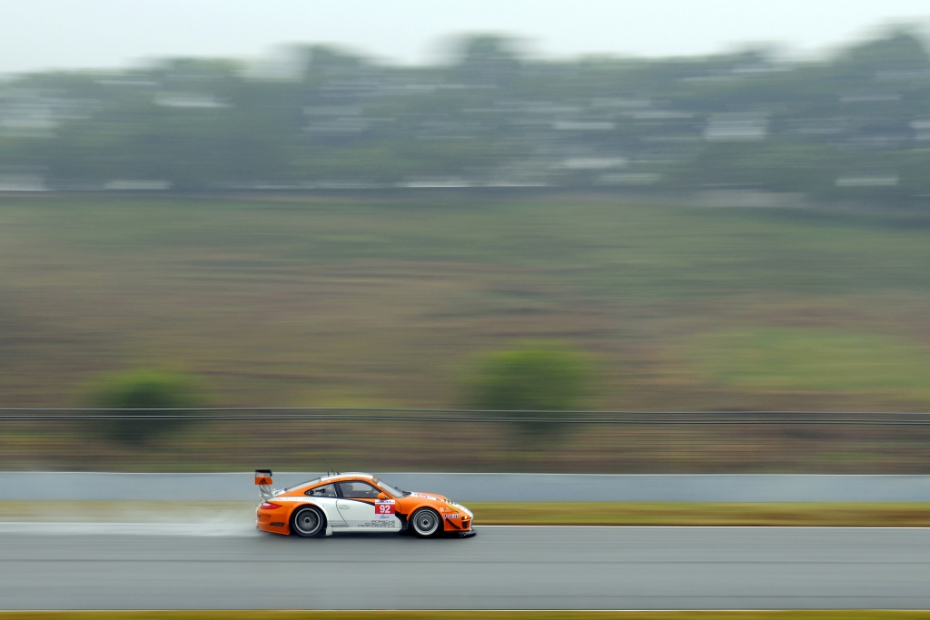  Porsche 911 GT3 R Hybrid