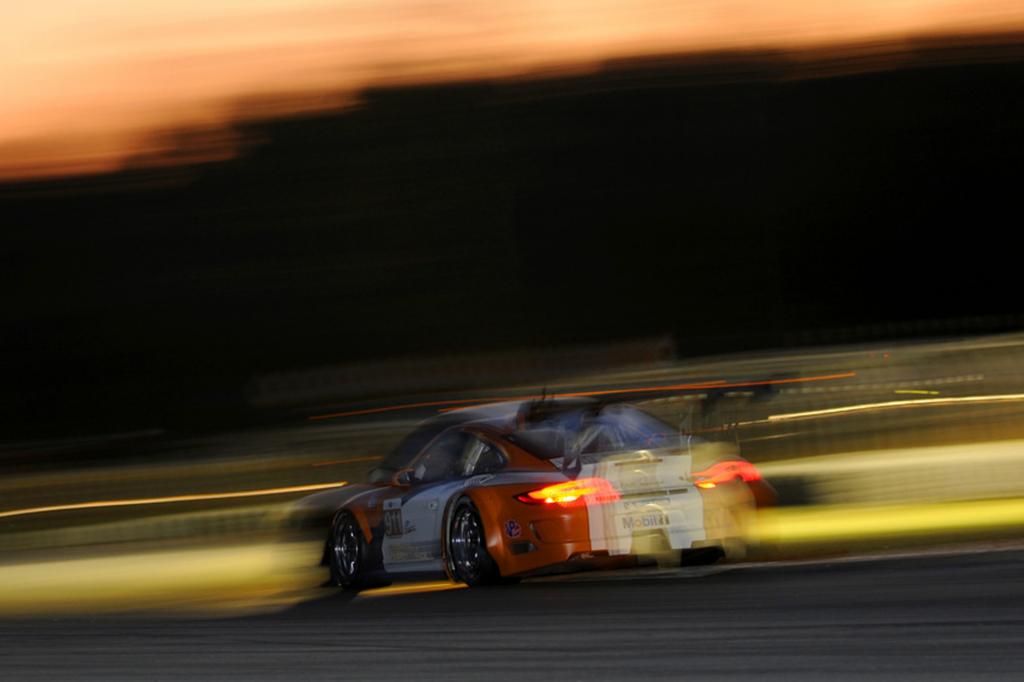  Porsche 911 GT3 R Hybrid