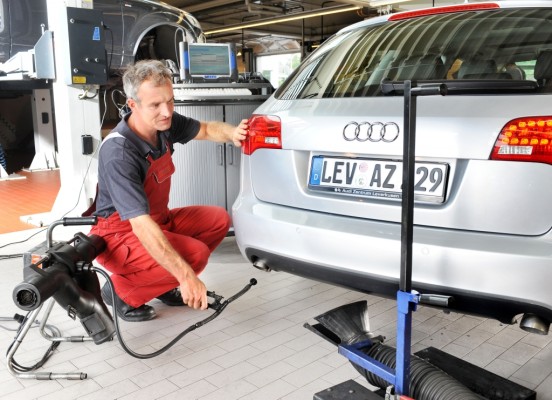 Über 900 000 Fahrzeuge wiesen Mängel bei AU auf