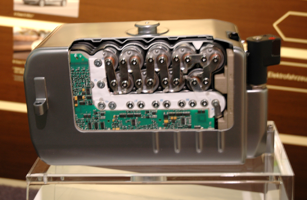 19-Kilowatt-Lithium-Ionen-Batterie für den Hybrid-Mercedes S400h. 