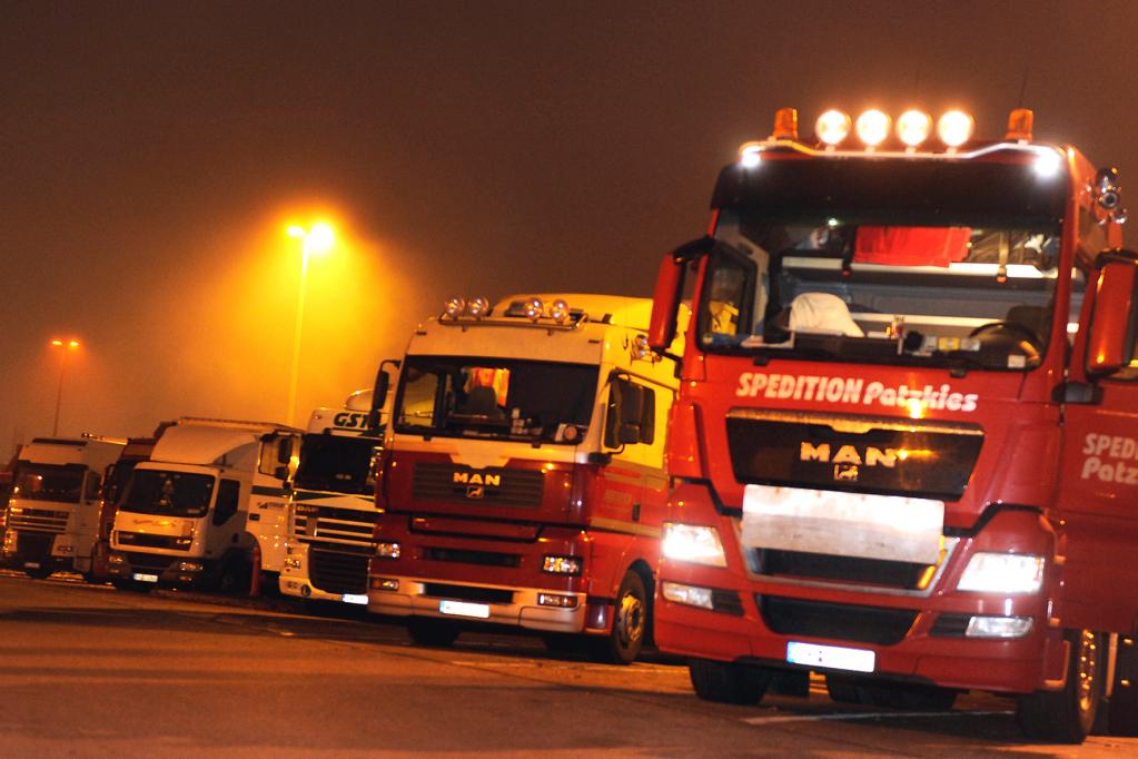 7 000 Lkw-Stellplätze fehlen an Autobahnen 