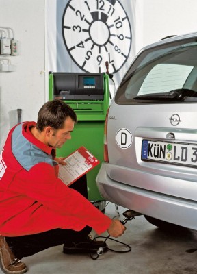 Abgasuntersuchung - Hinten stimmt´s bei den meisten deutschen Autos