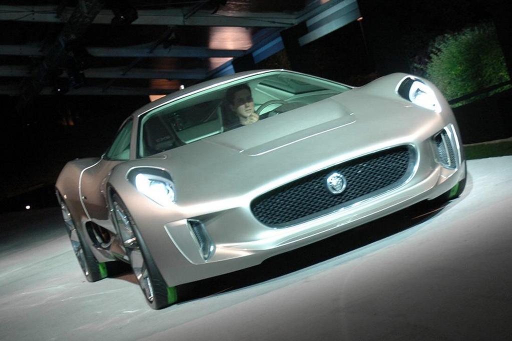 Auch Zukunftssportwagen wie der Jaguar C-X 75 sind in L.A. zu sehen. 