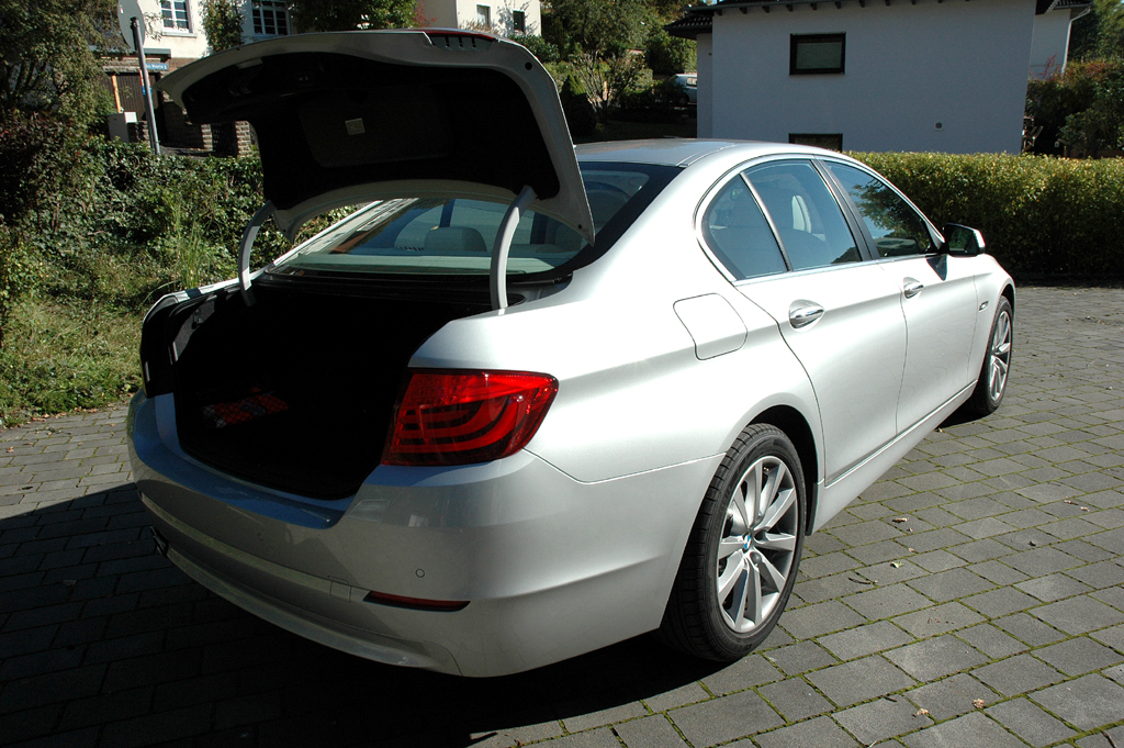 BMW 530d: In den Kofferraum passen ordentliche 520 Liter Gepäck hinein. 