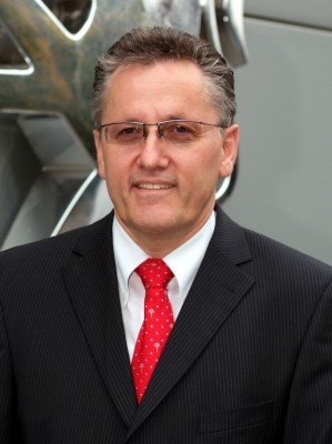 Bach übernimmt neue Peugeot-Direktion
