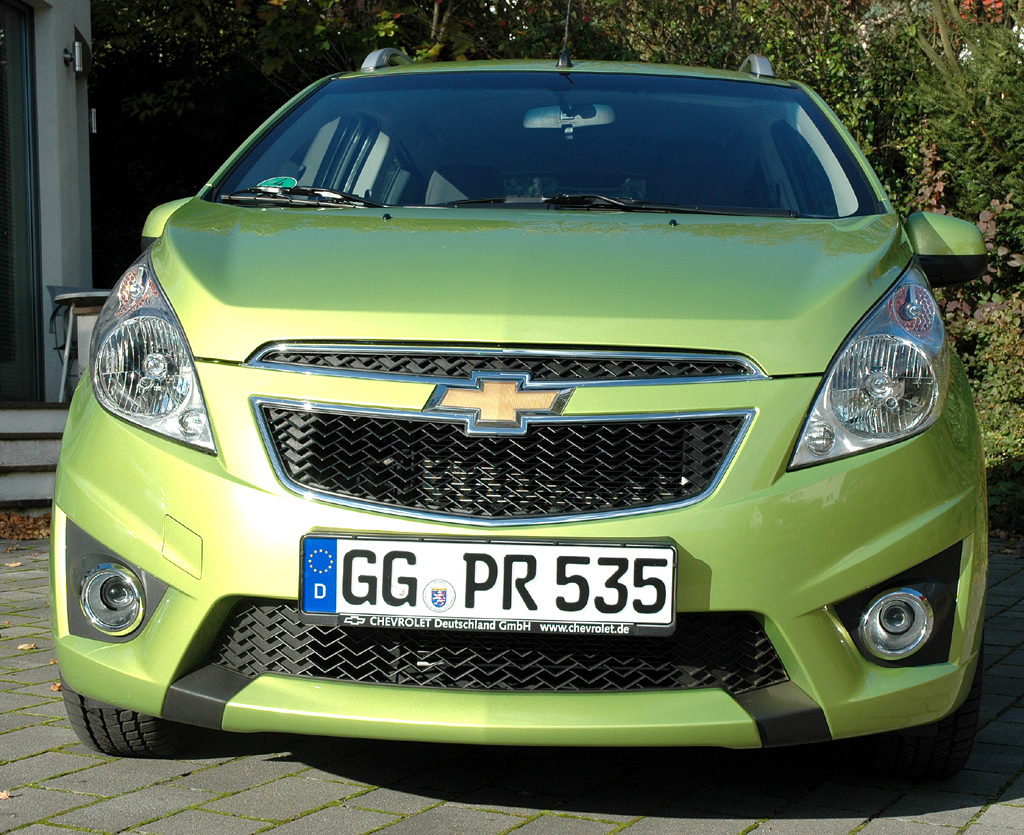 Chevrolet Spark: Blick auf die bullige Frontpartie. 