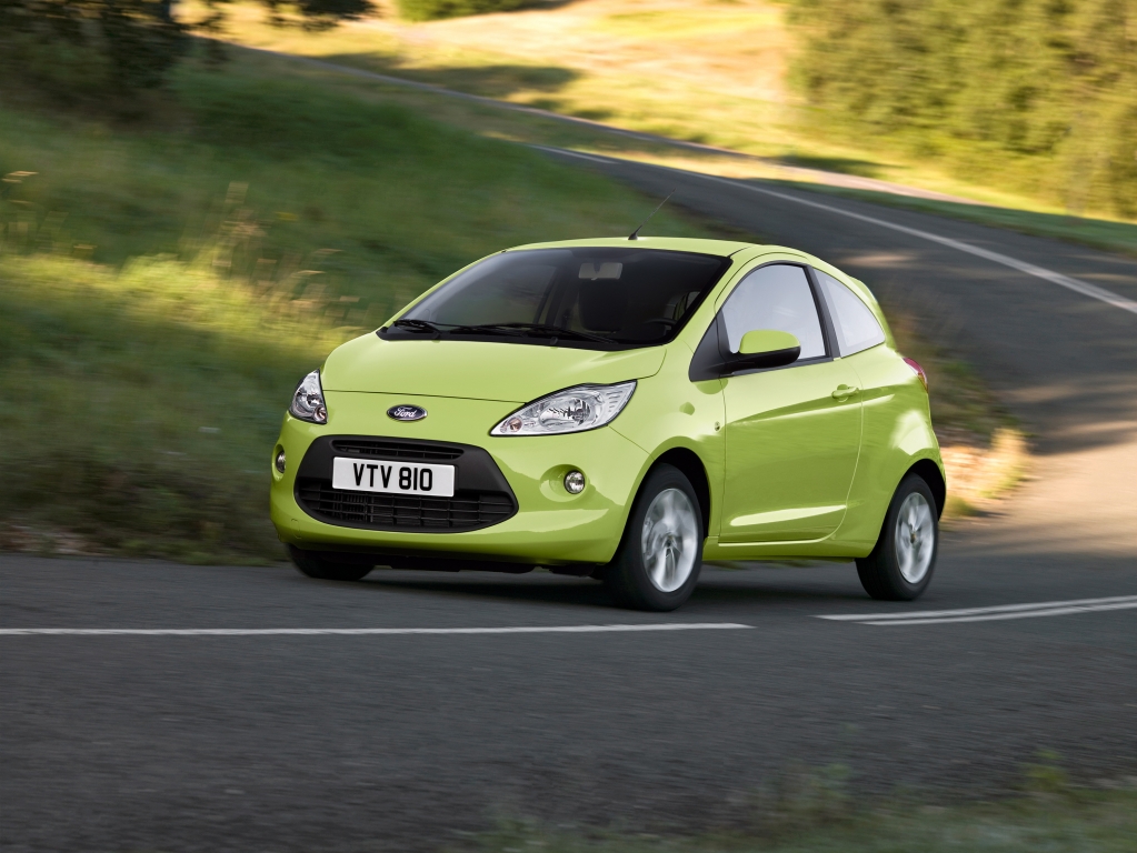 Der Ford Ka sieht seinem nächsten Verwandten, dem Fiat 500 nicht ähnlich