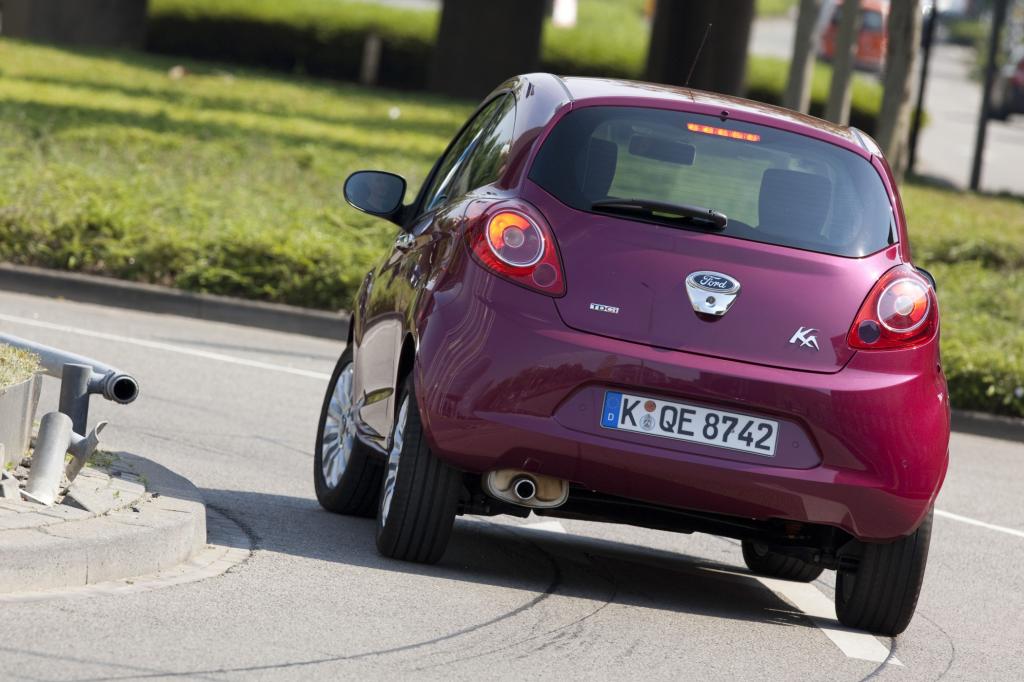 Der Ford Ka sieht seinem nächsten Verwandten, dem Fiat 500 nicht ähnlich
