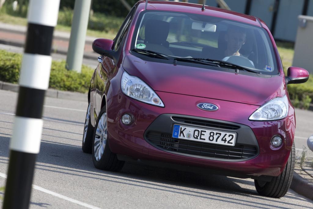 Der Ford Ka sieht seinem nächsten Verwandten, dem Fiat 500 nicht ähnlich
