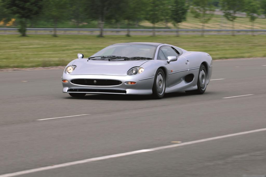 Der Jaguar XJ 220 wurde zwischen 1992 und 1994 gebaut