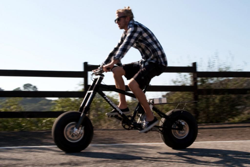 Dicke Reifen und ein tiefer Schwerpunkt sollen bei dem Elektro-Bike gute Offroad-Fähigkeiten garantieren