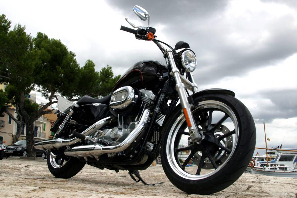 Die XL-Familie stellt den idealen Einstieg in die Welt der amerikanischen Traditionsschmiede Harley-Davidson dar. 
