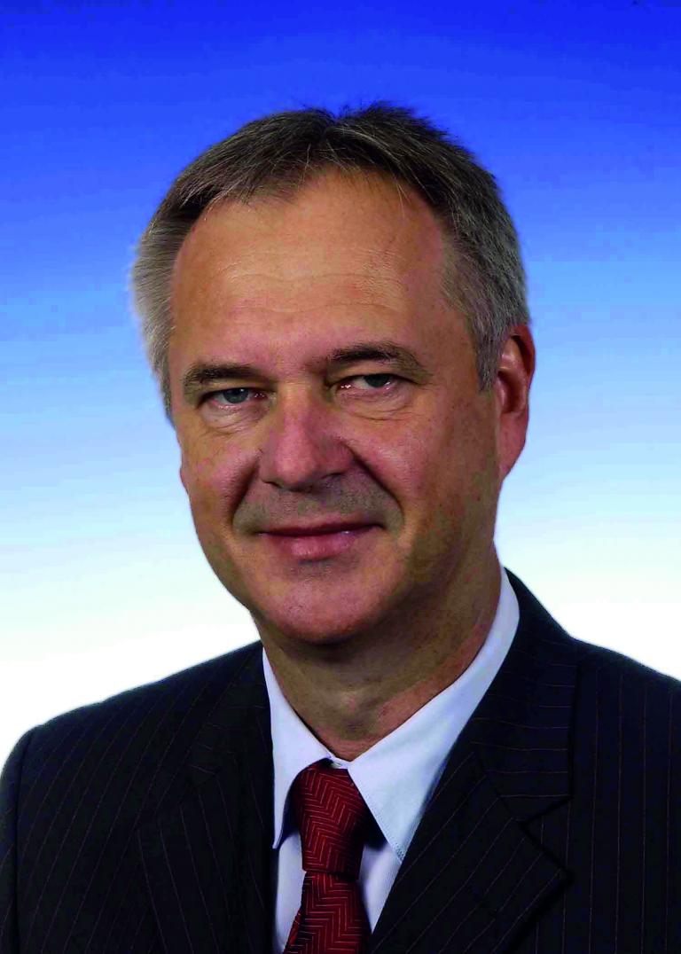 Dr. Wilfried Krüger.