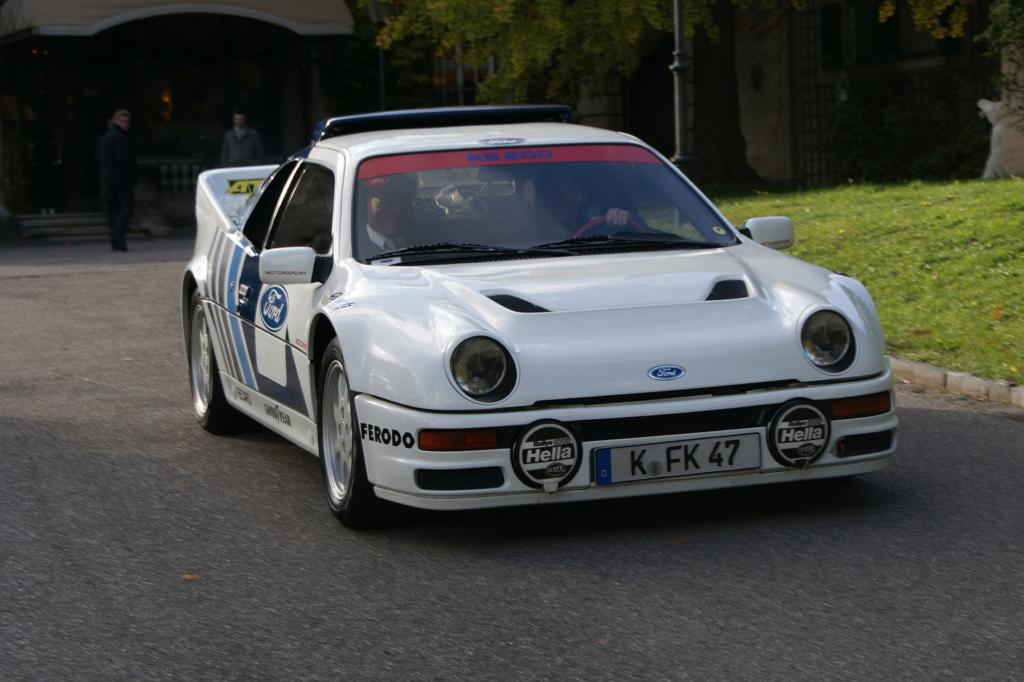 Einer der wenigen Serienteile ist die Frontscheibe - die stammt vom Ford Sierra