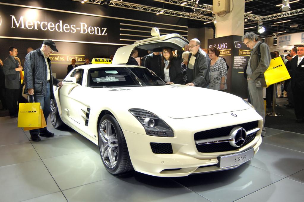Europäische Taximesse in Köln - Mercedes verleiht Flügel
