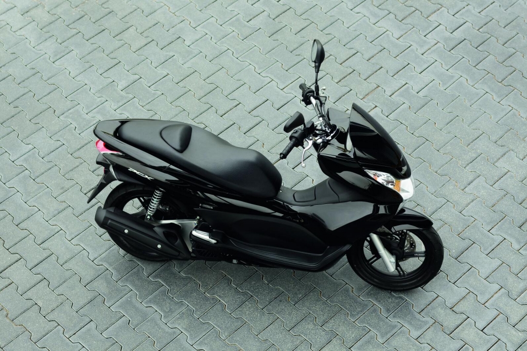 Fahrbericht Honda PCX: Spar-Roller mit hohem Spaß-Potenzial