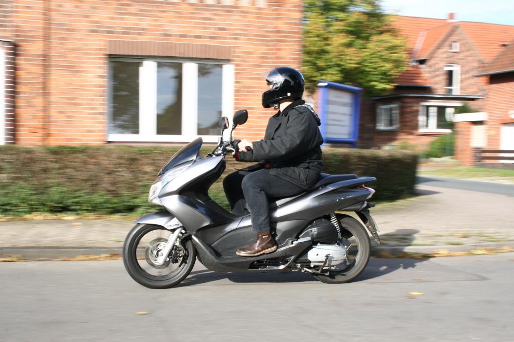 Fahrbericht Honda PCX: Spar-Roller mit hohem Spaß-Potenzial