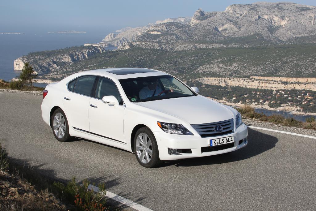 Fahrbericht Lexus LS 600h: Championsleague