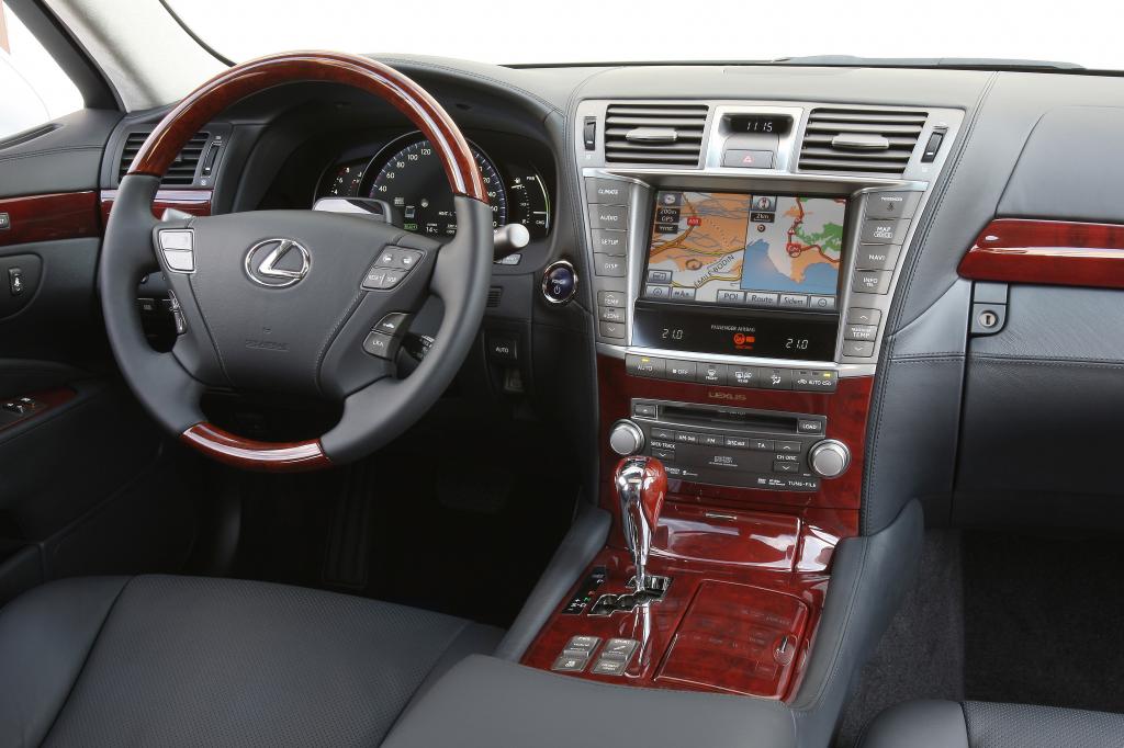 Fahrbericht Lexus LS 600h: Championsleague