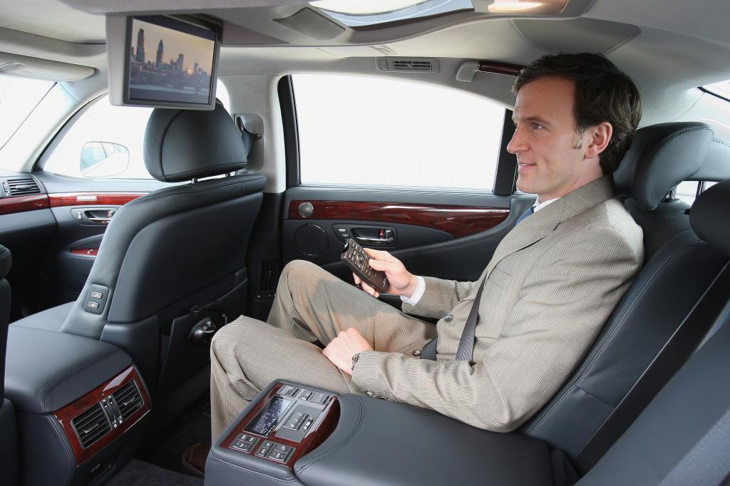 Fahrbericht Lexus LS 600h: Championsleague