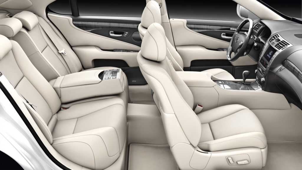 Fahrbericht Lexus LS 600h: Championsleague