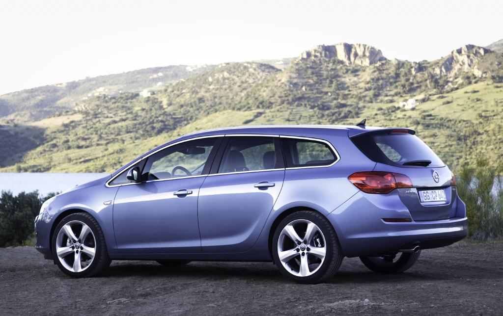 Fast schon Mittelklasse Opel Astra Sports Tourer