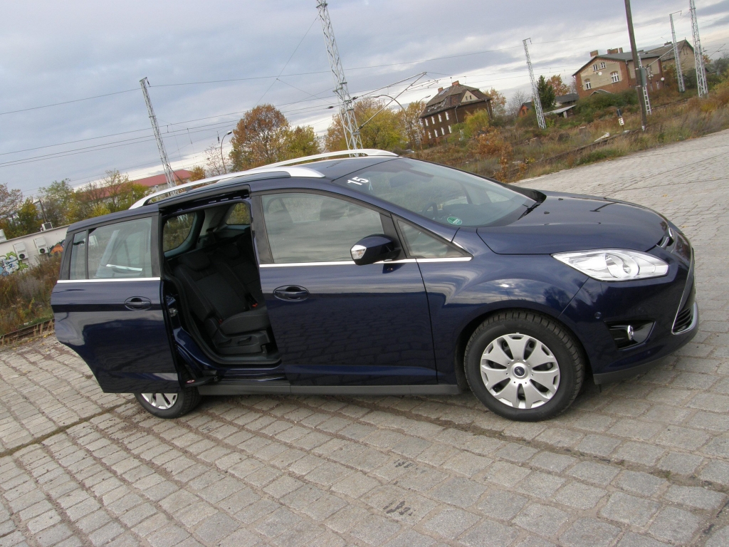 Ford Herbst-Regionaltour 2010: Harte Zeiten für Touran und Co. – Ford C-Max und Grand C-Max mit 500 Euro Preisvorteil