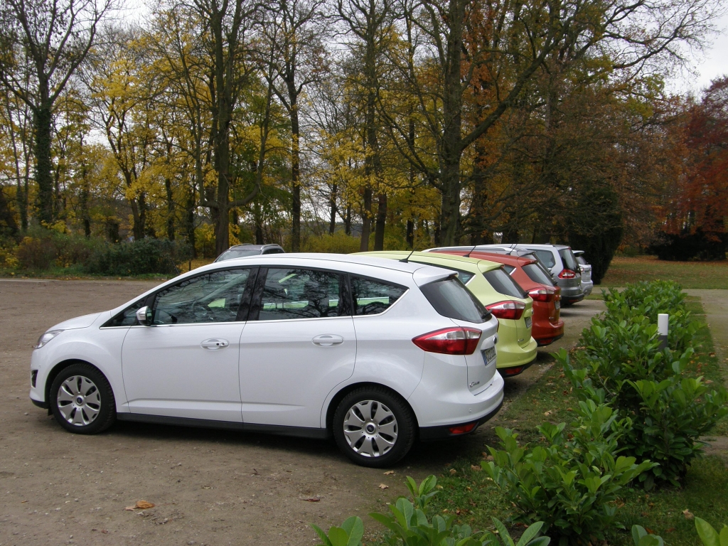 Ford Herbst-Regionaltour 2010: Harte Zeiten für Touran und Co. – Ford C-Max und Grand C-Max mit 500 Euro Preisvorteil