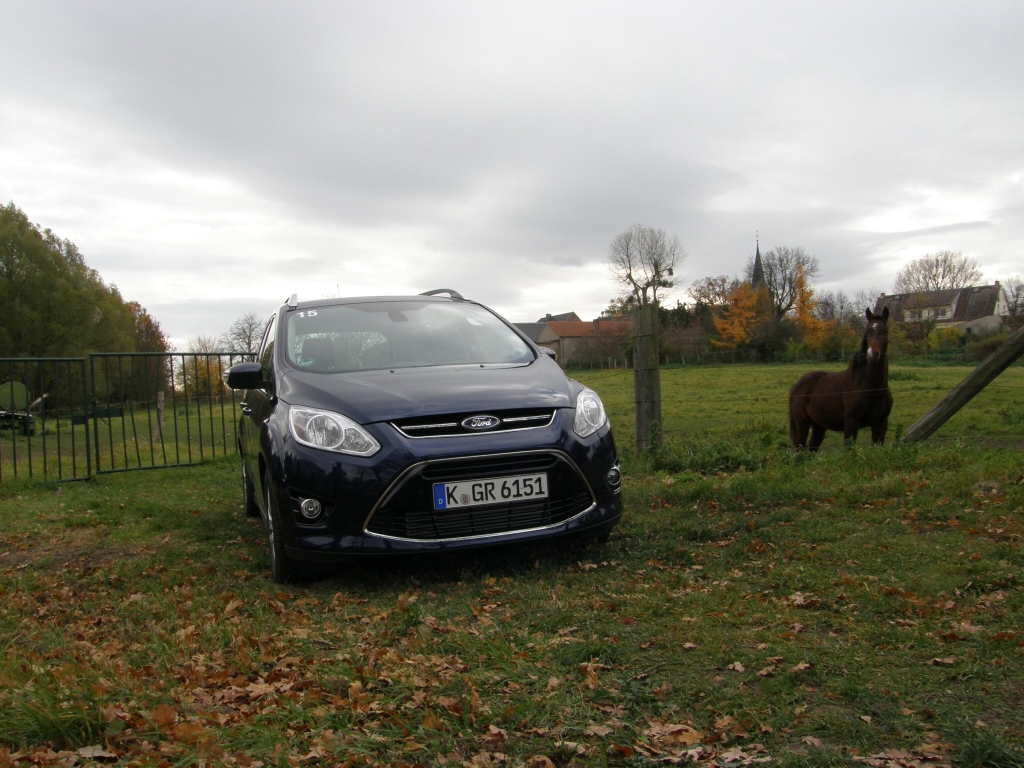 Ford Herbst-Regionaltour 2010: Harte Zeiten für Touran und Co. – Ford C-Max und Grand C-Max mit 500 Euro Preisvorteil