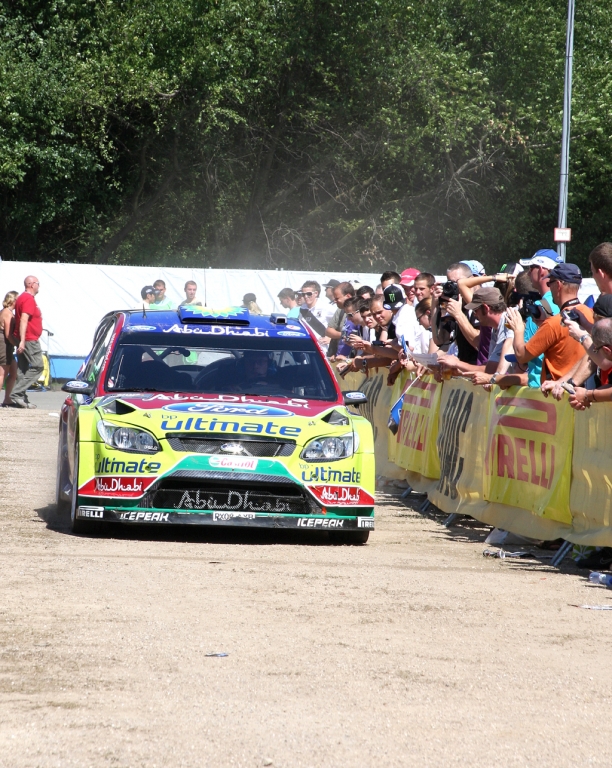 Fords Rallye-Focus auf dem Weg in den Servicepark.