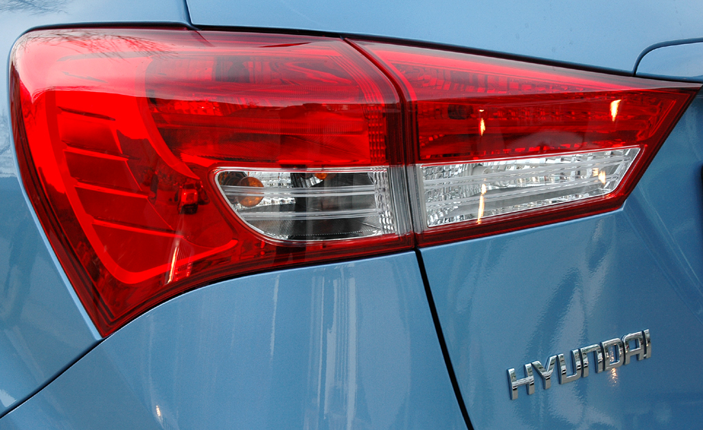 Hyundai ix20: Moderne Leuchteinheit hinten mit Markenschriftzug. 