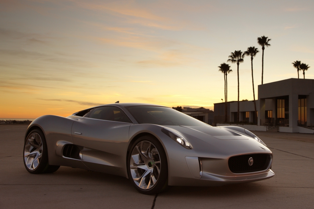 Jaguar C-X75 - Düsenjäger auf dem Boulevard der Träume