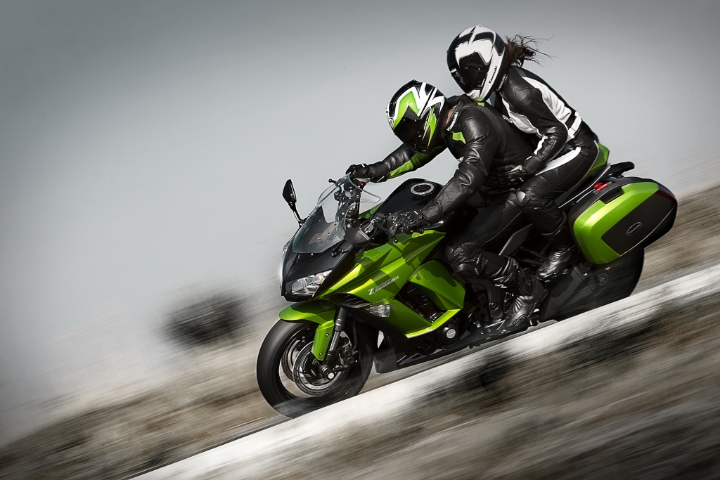 Kawasaki Z1000 SX: Sporttourer mit Z-Power  